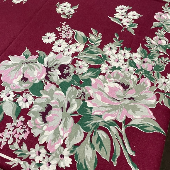 Vintage Burgundy Floral Printed CottonTablecloth 67" x 52" - Picture 6 of 7